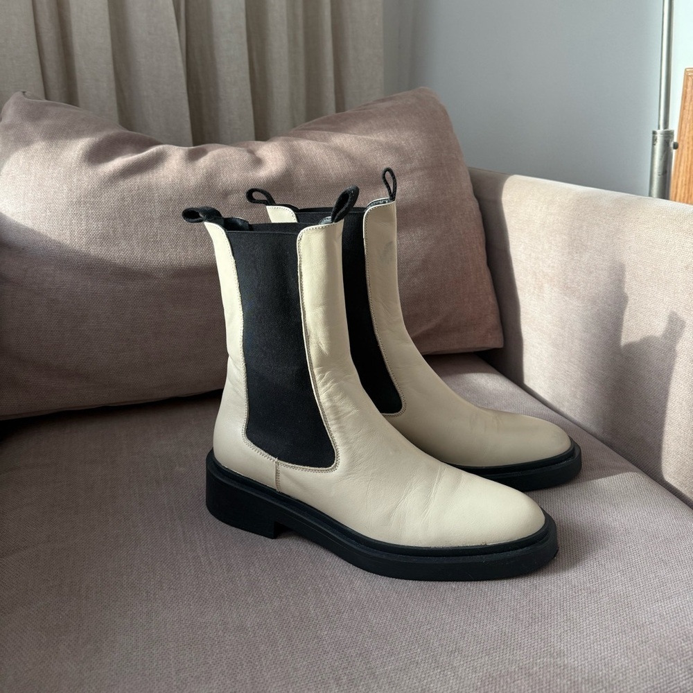 Massimo Dutti Women’s Chelsea Boots Size EU 39 / US 8.5
Cream / Off-white - Picture 12 of 12
